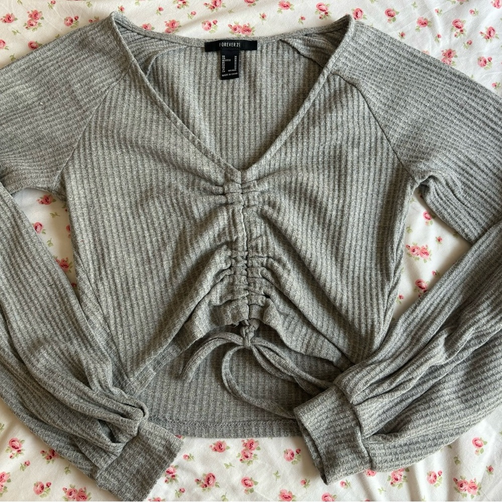 SUPER CUTE Forever 21 Long Sleeve Top